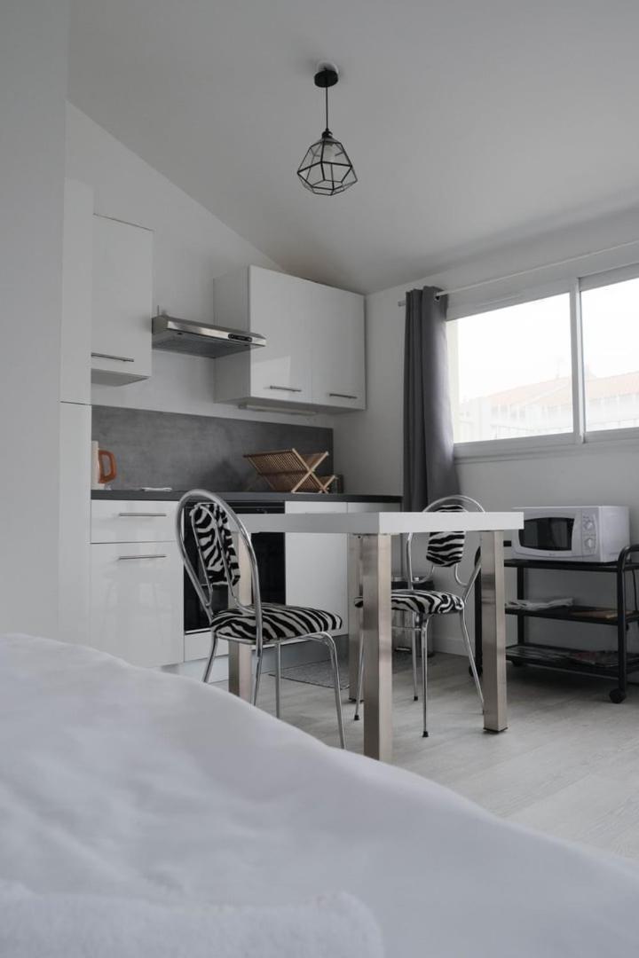 Guestready - Monochromatique Near The Port Apartment