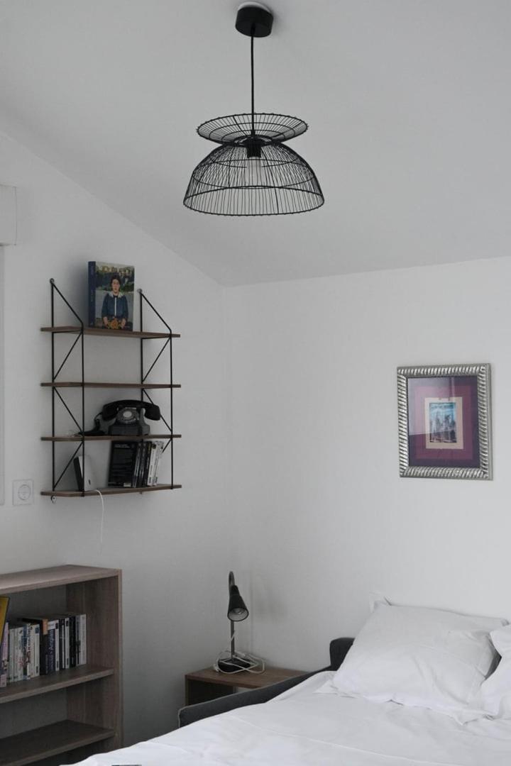 Guestready - Monochromatique Near The Port *